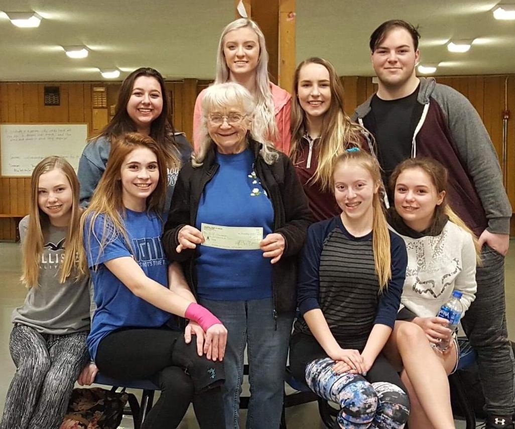 Eagles Aerie 539 donates $100 to Grangeville cheer squad